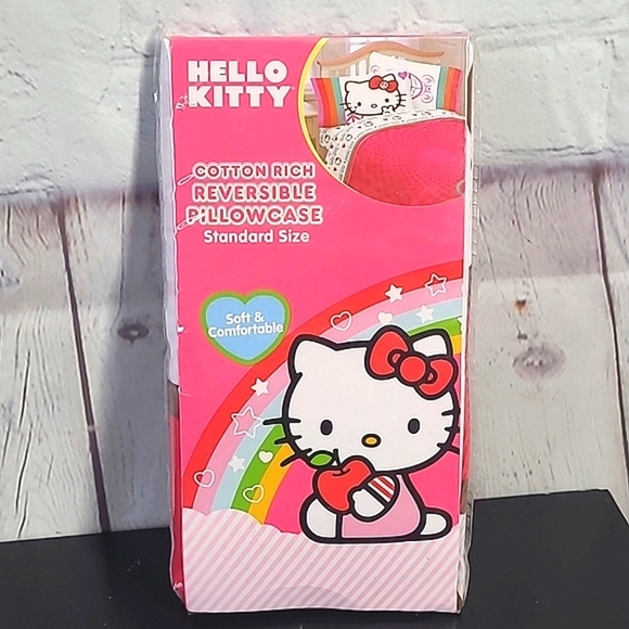 🆕️NWT Sanrio Hello Kitty Peace Sign Standard Size Reversible Cotton Pillowcase - Picture 2 of 11